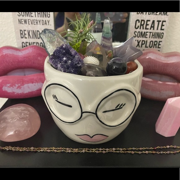 Meet your Posher - Picture 2 of 11